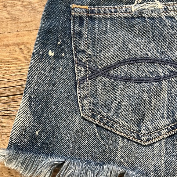 Abercrombie & Fitch paint splatter low rise shorts - Picture 6 of 8